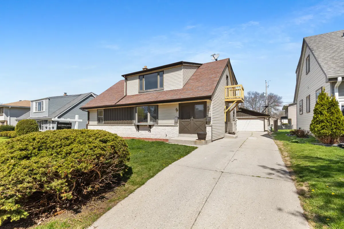 10536 W Lancaster Ave, Milwaukee, WI 53225 - #1