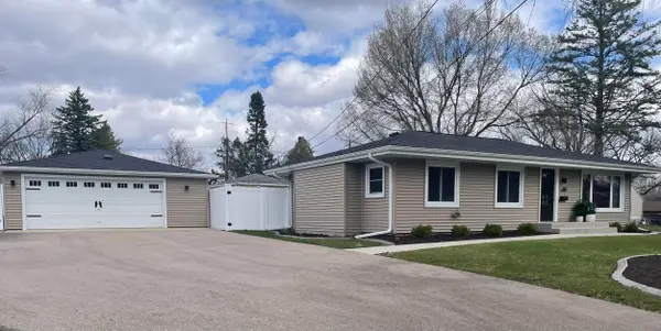 814 E Chicago St, Whitewater, WI 53190