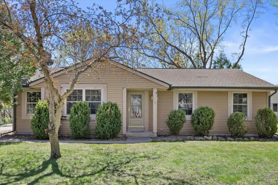 287 Wilson Ave, Dousman, WI 53118 - #2