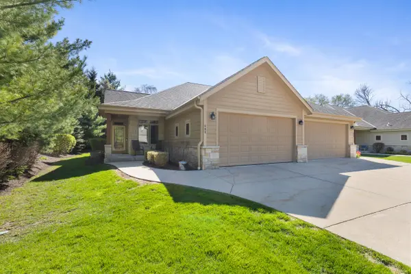 503 Garden Prairie Dr, Waukesha, WI 53186