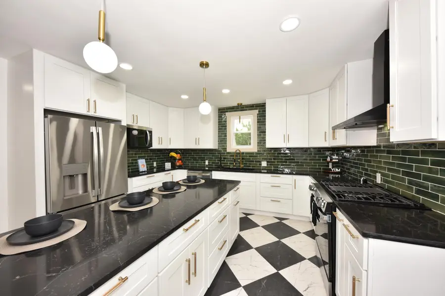 926 N 60th St, Milwaukee, WI 53213 - #2