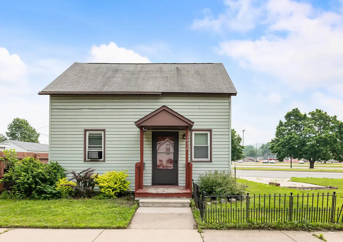 1432 Loomis St, La Crosse, WI 54603 - #1