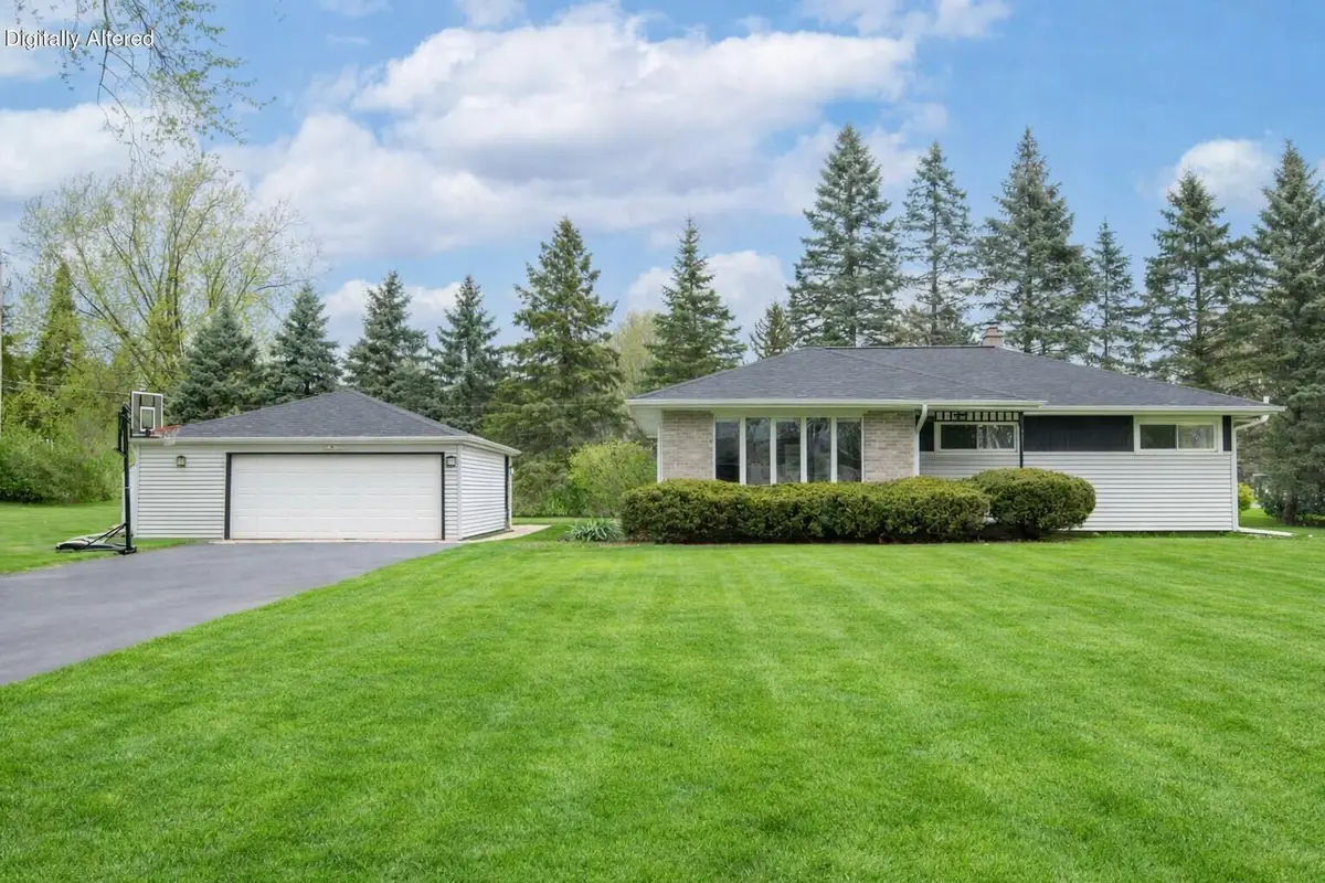 N61W15030 How Ave, Menomonee Falls, WI 53051 - #1