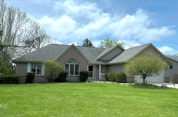 12445 W North Ln, New Berlin, WI 53151