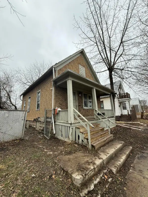 2749 N 9th St, Milwaukee, WI 53206