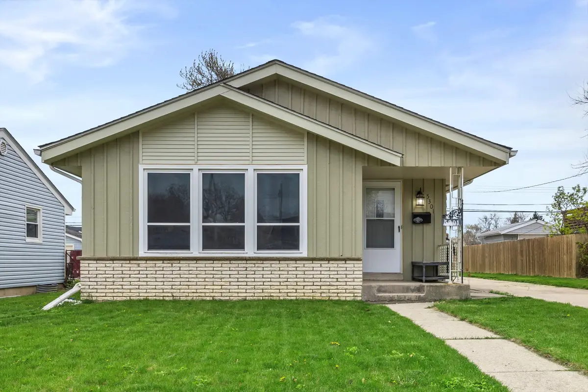 5301 Marboro Dr, Racine, WI 53406 - #1