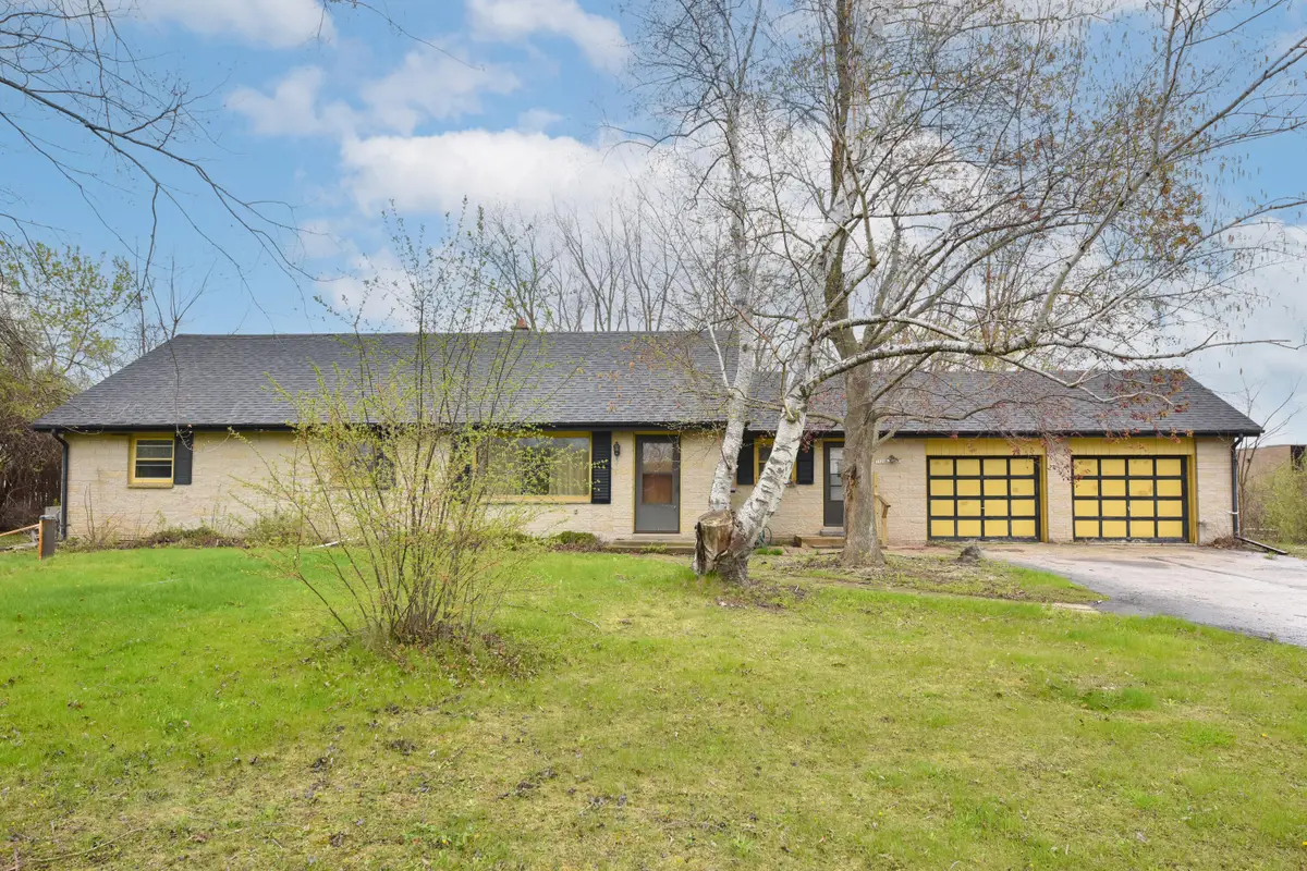7526 W County Line Rd, Mequon, WI 53092 - #1