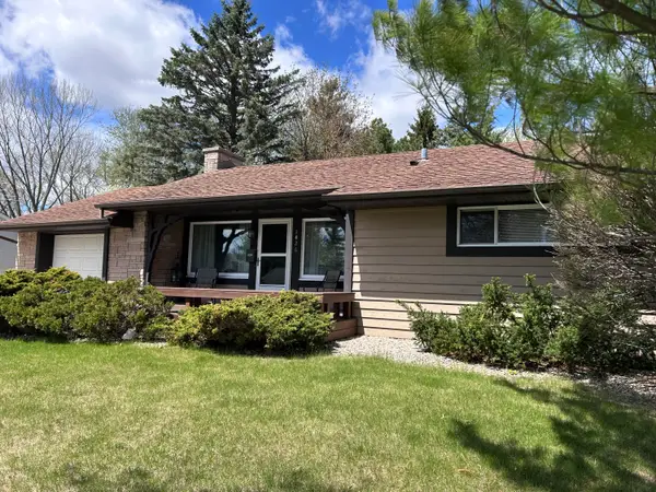 1426 Beverly Ln, West Bend, WI 53090