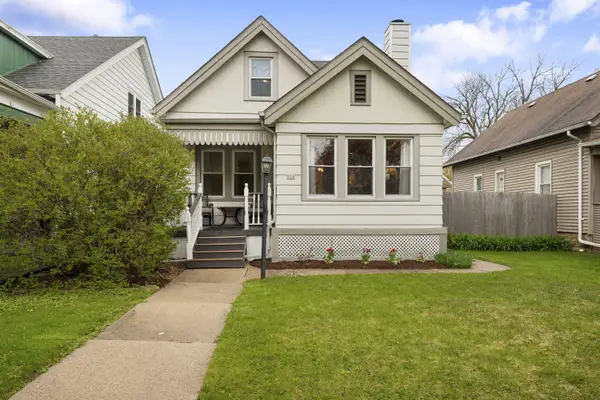 528 S Oak Park Ct, Milwaukee, WI 53214