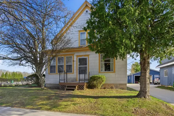 464 E Rhine St, Elkhart Lake, WI 53020