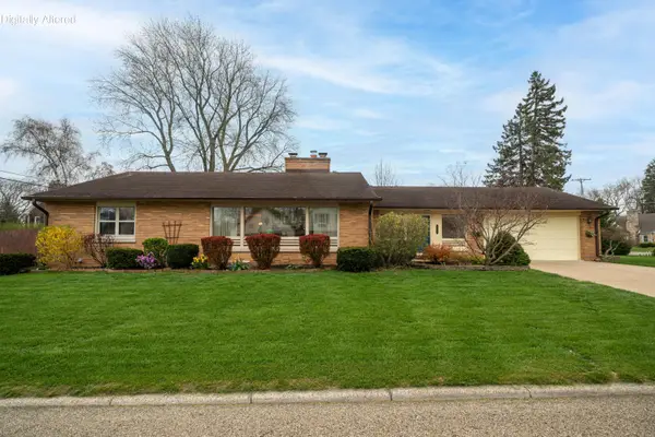321 Lakecrest Dr, Racine, WI 53402