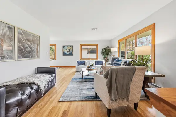 8480 N Indian Creek Pkwy, Fox Point, WI 53217