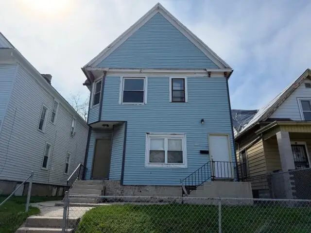 3027 N Holton St, Milwaukee, WI 53212 - #1