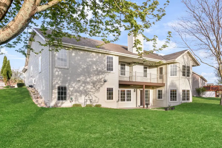1251 Chippewa Dr, Hartford, WI 53027 - #2