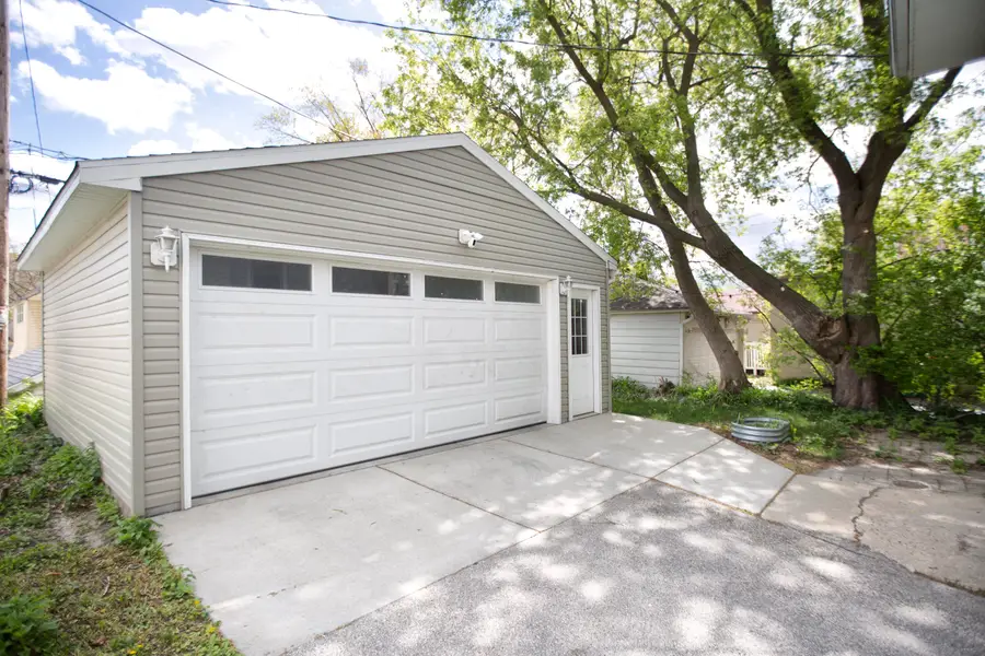 1705 E Newton Ave, Shorewood, WI 53211 - #3