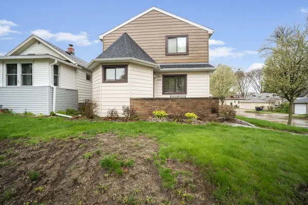 2201 S 74th St, West Allis, WI 53219