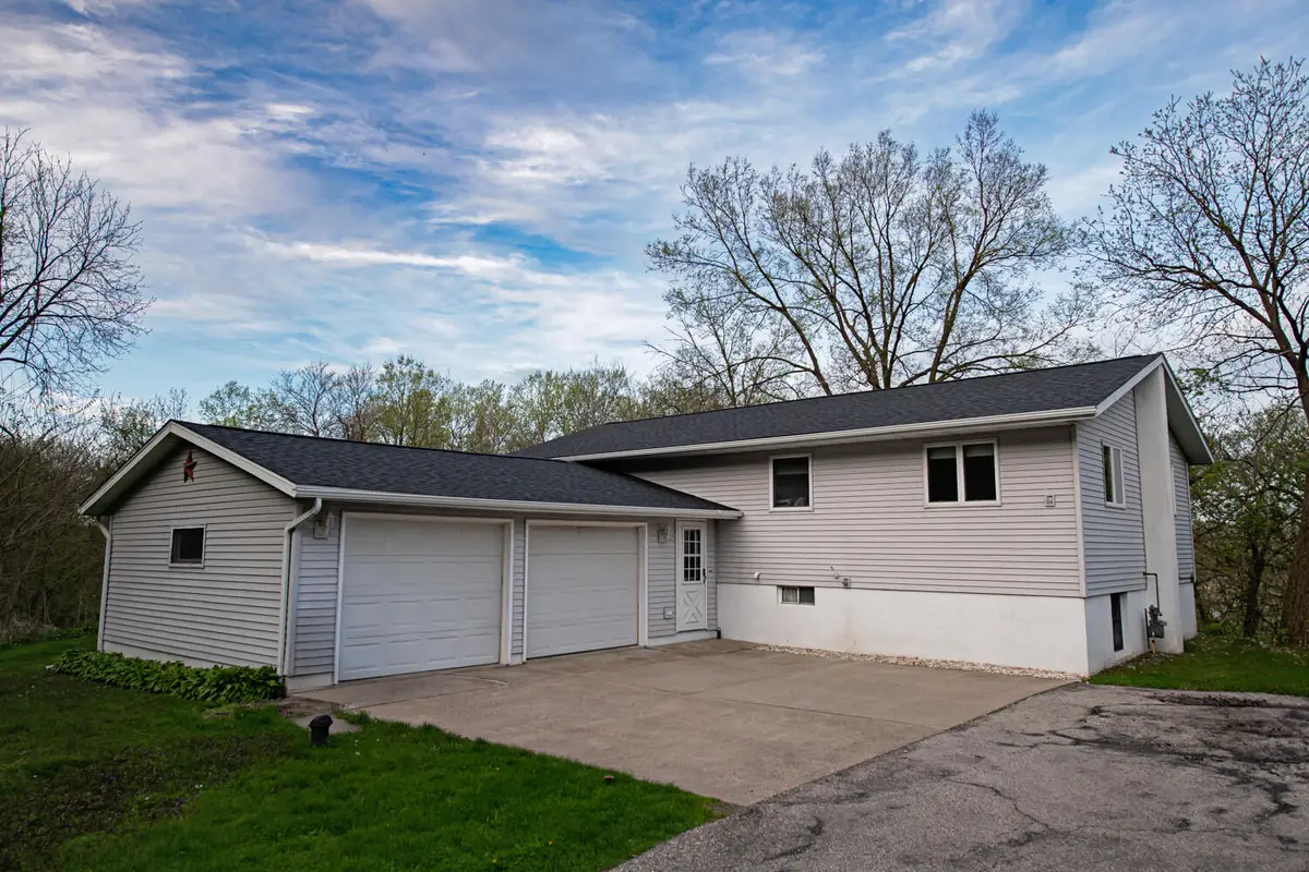 16208 Denzer Rd, Rollingstone, MN 55959 - #1