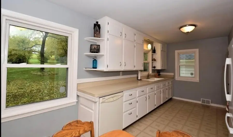S26W26998 Macarthur Rd, Waukesha, WI 53188 - #3