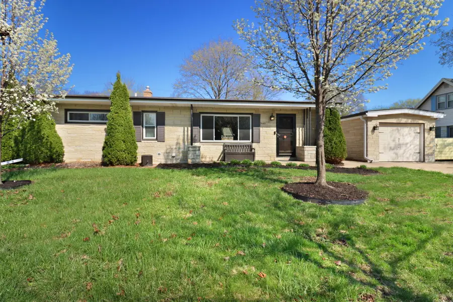 3182 N Knoll Blvd, Wauwatosa, WI 53222 - #2