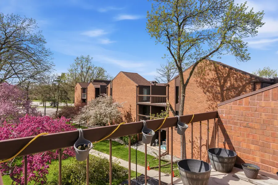 5200 S Tuckaway Blvd, Greenfield, WI 53221 - #2