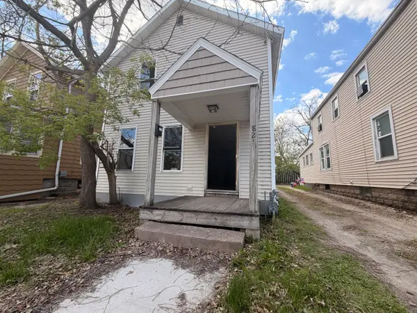 821 Cherry St, Oshkosh, WI 54901