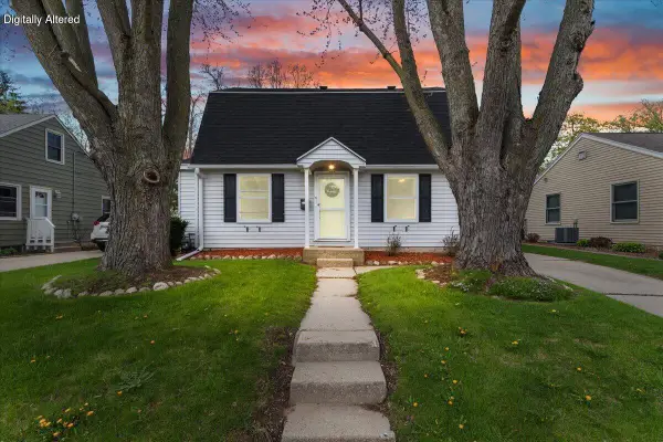 608 Pennsylvania Ave, West Bend, WI 53095