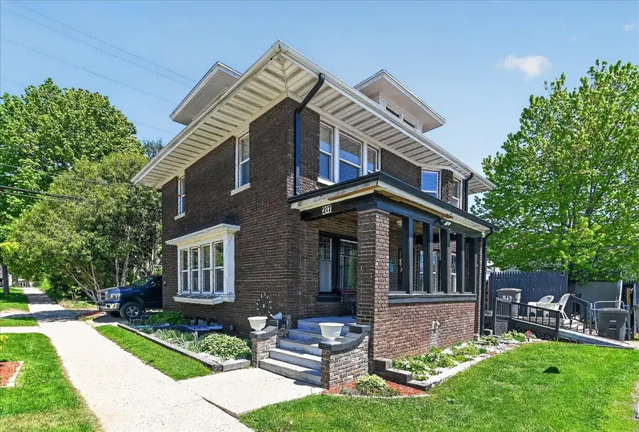 217 S Fourth St, Stoughton, WI 53589 - #3
