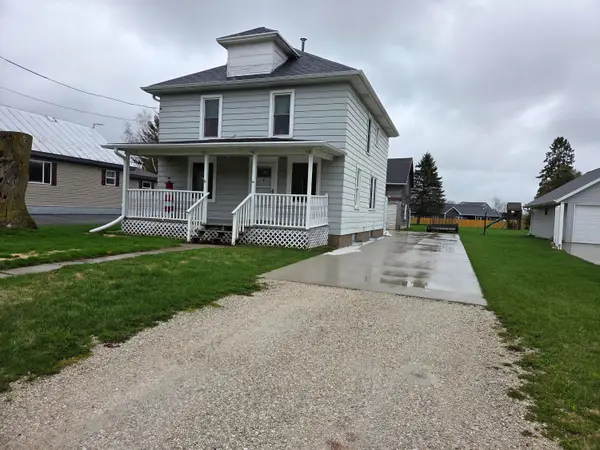 713 Forest Home Dr, Francis Creek, WI 54220