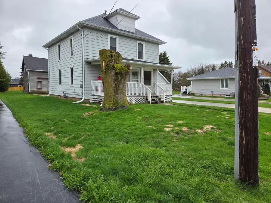 713 Forest Home Dr, Francis Creek, WI 54220 - #3