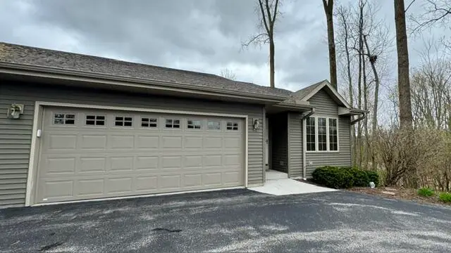 1602 Lisa Ln, New Holstein, WI 53061 - #1