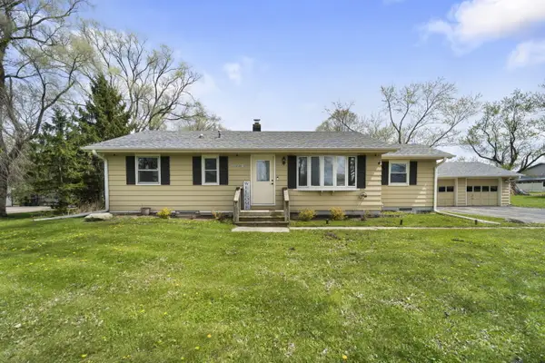 W229S8610 Big Bend Dr, Vernon, WI 53103