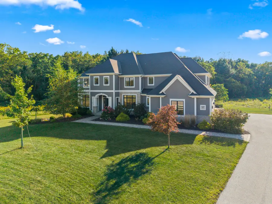 W339S271 Foxtail Ct, Delafield, WI 53066 - #2