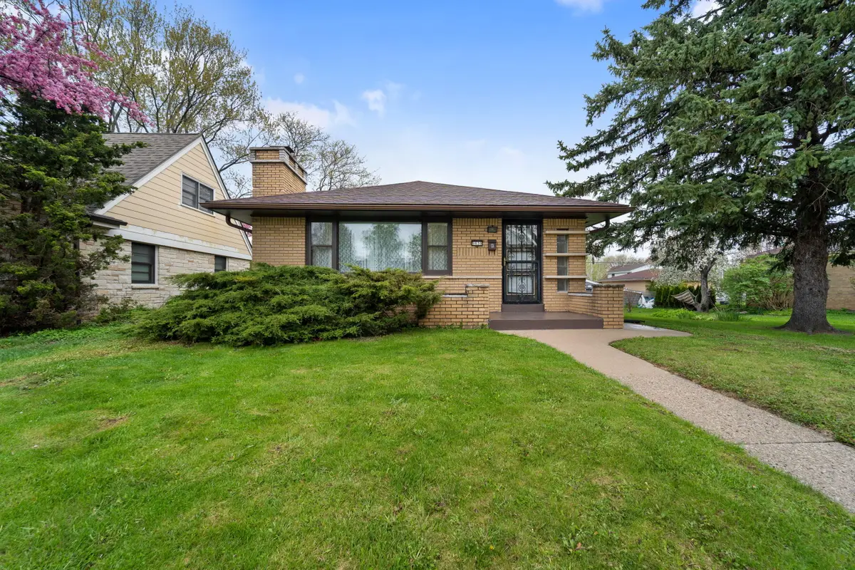 9830 W Metcalf Pl, Milwaukee, WI 53222 - #1