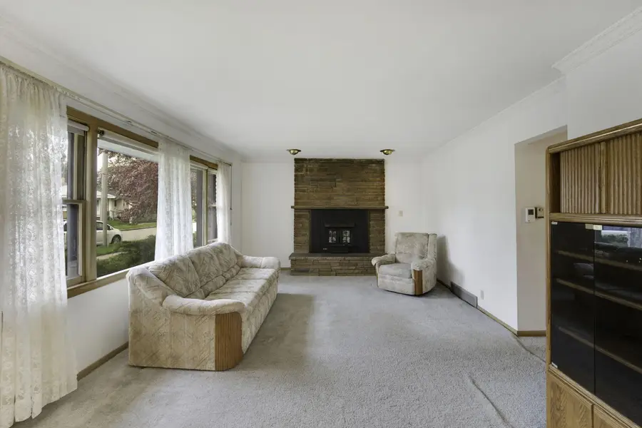 9830 W Metcalf Pl, Milwaukee, WI 53222 - #2