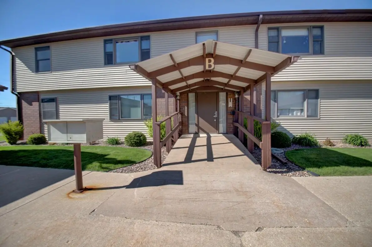 730 10th Ave N, Onalaska, WI 54650 - #1