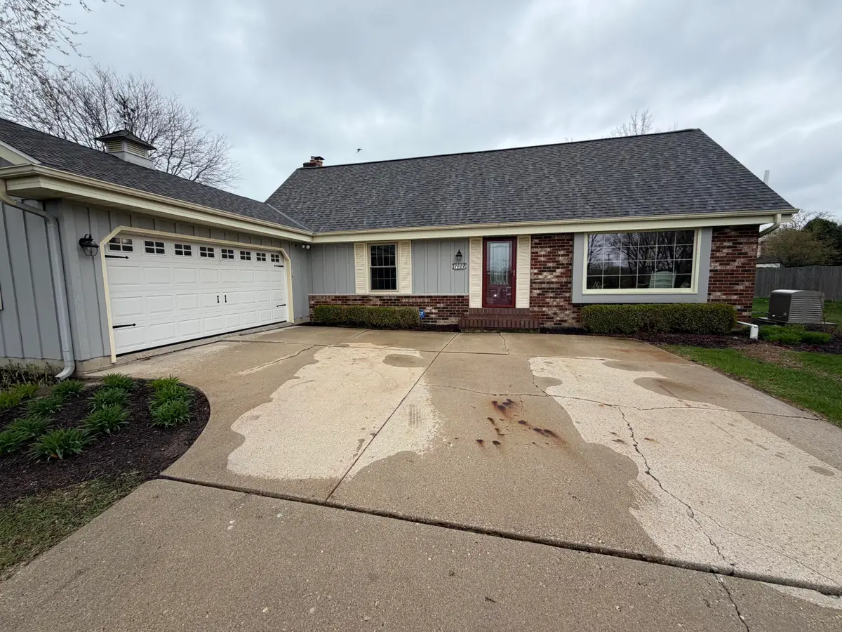 1701 W River Forest Dr, Mequon, WI 53092 - #1