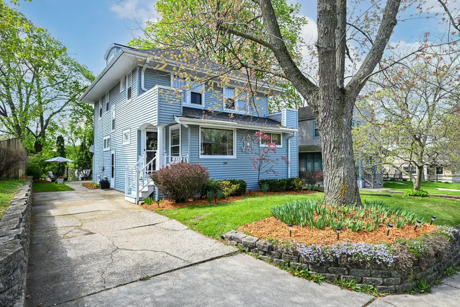 415 E College Ave, Waukesha, WI 53186 - #2