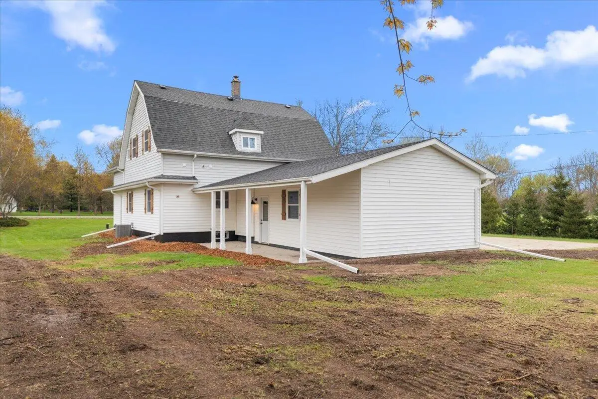 2185 E Newark Dr, Trenton, WI 53090 - #1