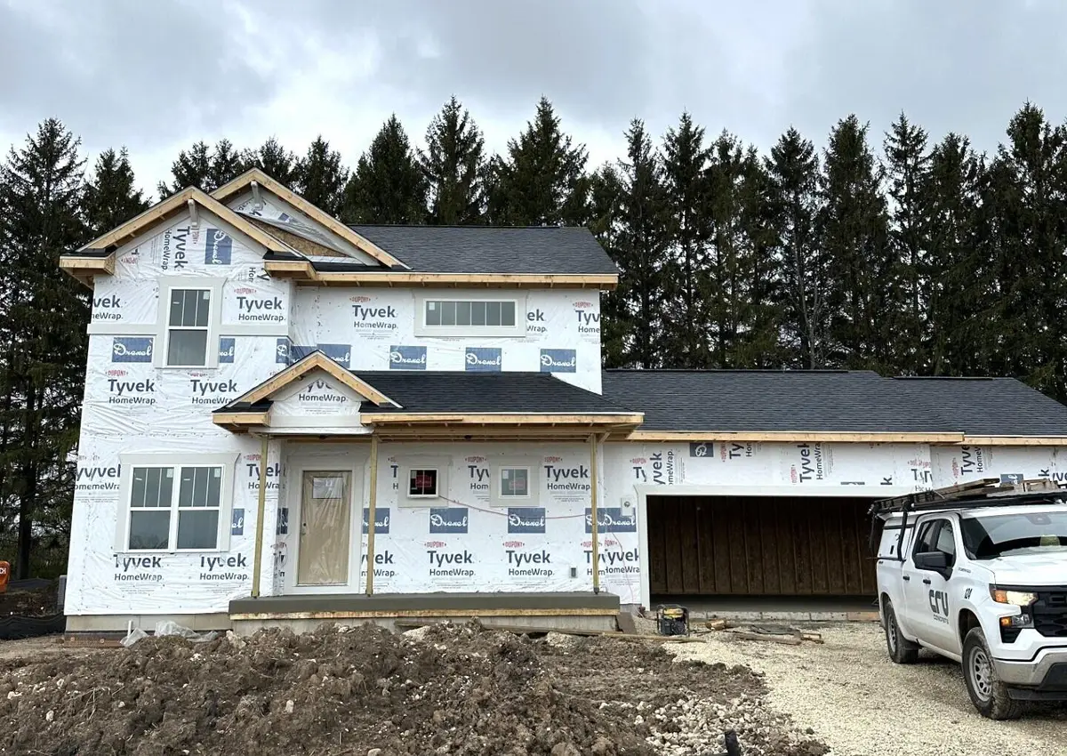 549 Hawks Ridge Rd, Grafton, WI 53024 - #1