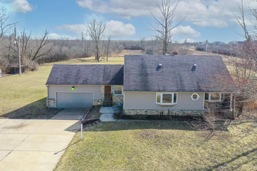 9335 W County Line Rd, Milwaukee, WI 53224 - #3