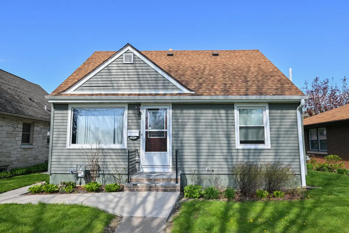 3845 S 13th St, Milwaukee, WI 53221 - #1