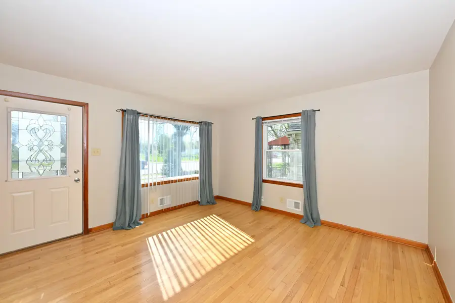 3845 S 13th St, Milwaukee, WI 53221 - #2