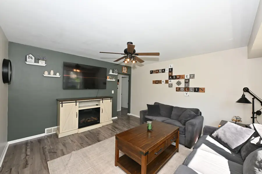 2935 S 67th St, Milwaukee, WI 53219 - #2