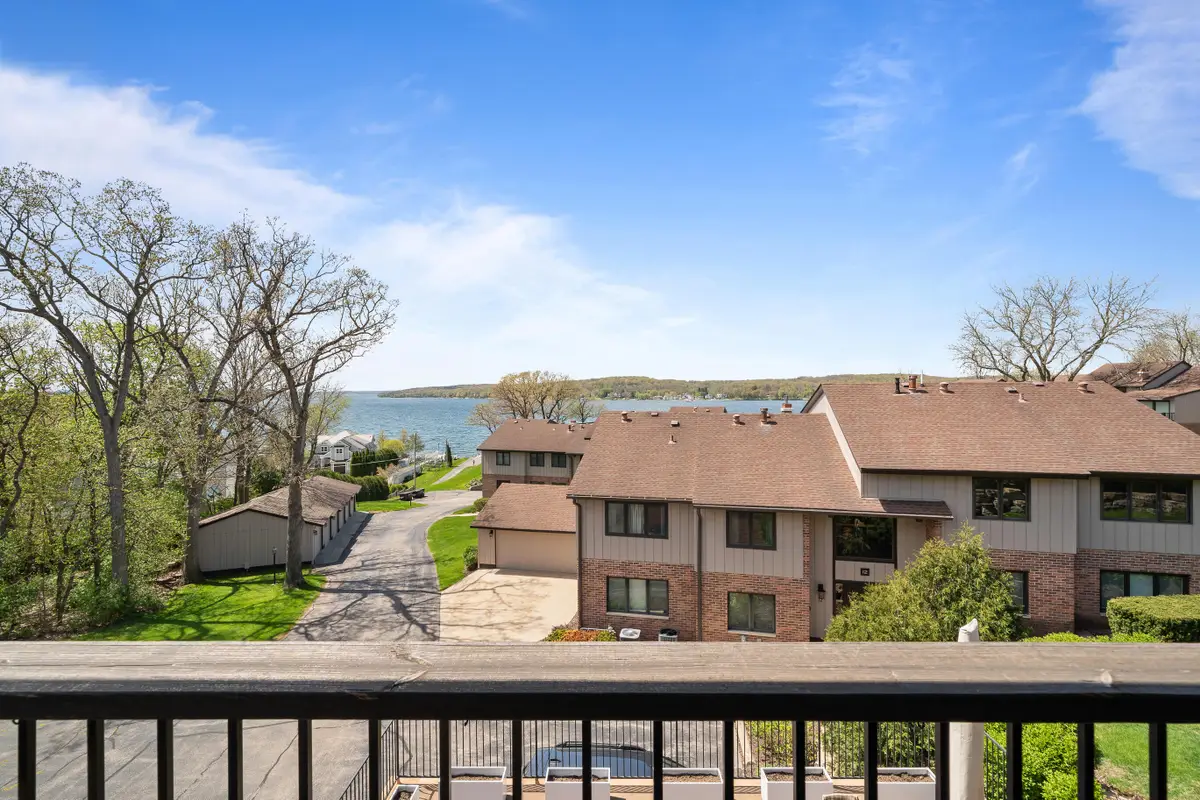 1070 S Lake Shore Dr, Lake Geneva, WI 53147 - #1