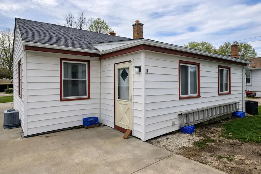 3370 S 66th St, Milwaukee, WI 53219 - #3