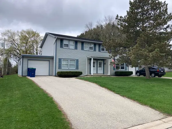 213 Summit Dr, Fredonia, WI 53021