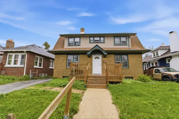 2432 N 55th St, Milwaukee, WI 53210