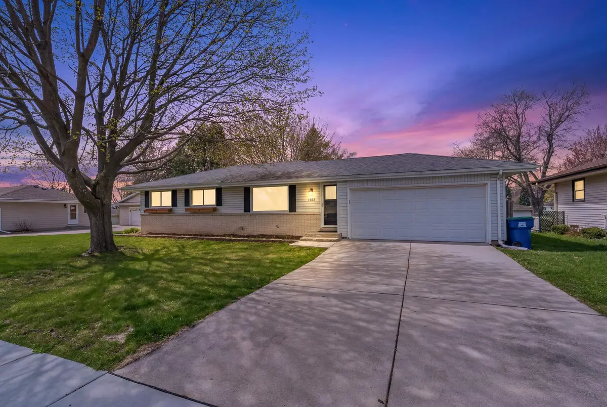 1566 Scott Rd, Port Washington, WI 53074 - #1