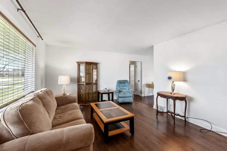 1566 Scott Rd, Port Washington, WI 53074 - #3