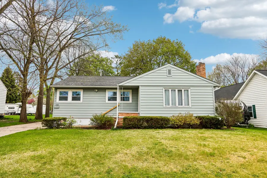 1208 Barnes St, Delavan, WI 53115 - #2